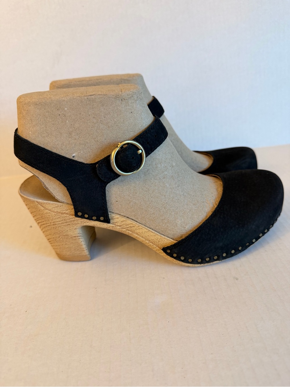 Dansko Taytum Milled Nubuck Black Suede Maryjane Clogs Women's size 37